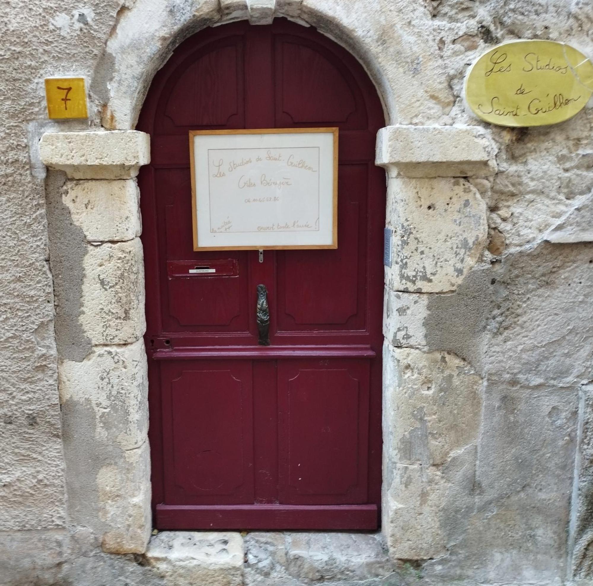 Les Studios De St Guilhem Saint-Guilhem-le-Desert Buitenkant foto